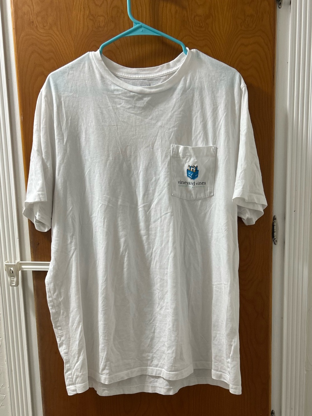 Vineyard Vines White Short‑Sleeve Pocket Tee with Blue Logo